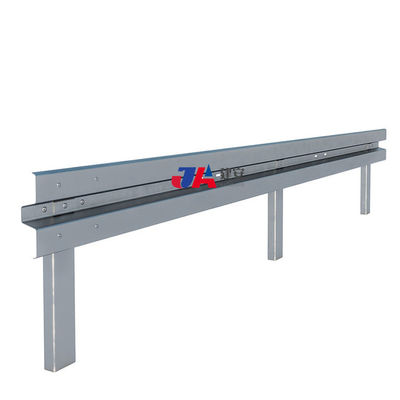 Εξωτερική Ασφάλεια Q235 Q345 Ζυγισμένο Aashto M180 W Beam Guardrail για αυτοκινητόδρομους σε πώληση