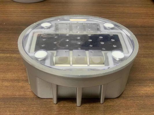 Δρόμος Κωνικό Σημάδι G105 Λευκό LED Ηλιακό Δρόμο Στάδιο με ενσωματωμένο ανακλαστικό υλικό