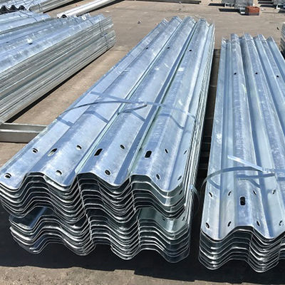 Προσαρμοσμένο Ζινκ Coating Anti-Collision Highway Guardrail με πιστοποίηση ISO 18001