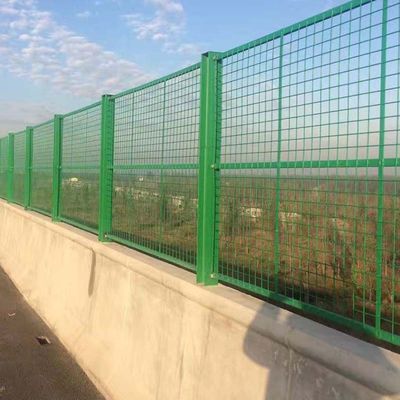 Εξωτερικό Ζυγισμένο Καλυμμένο Σιδηροτροχιακό Φράχτη για Δαχτυλό Φράχτη ISO9001 2008 Διαπιστευμένο