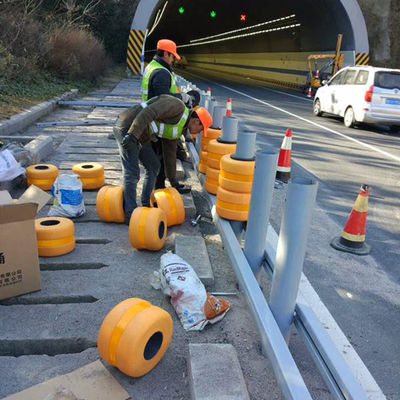 Ζεστό βουτηγμένο γαλβανισμένο ISO Standard Safety Roller Crash Barrier για την προστασία των αυτοκινήτων