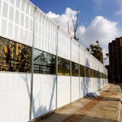 Οδικός φραγμός θορύβου με οθόνη ηχομόνωσης από πάνελ αλουμινίου και φράγμα απομόνωσης