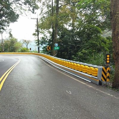 Ζεστό βουτηγμένο γαλβανισμένο Ss400 Steel Crash Roller Guardrail με EVA Rolling Barrels