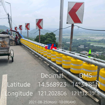 Ζεστό βουτηγμένο γαλβανισμένο Ss400 Steel Crash Roller Guardrail με EVA Rolling Barrels