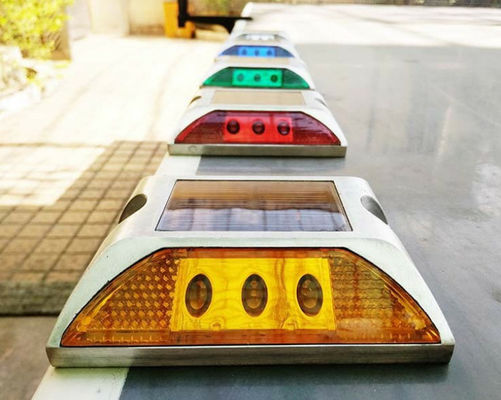 LED Strobe Αουλιουμνίου Αντανάκλαση Road Stud 123 * 45mm για την πώληση οδική σήμανση