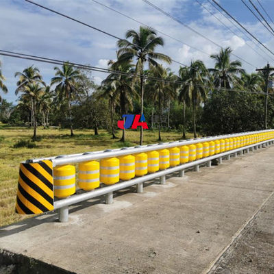 Ασφαλής για την οδική κυκλοφορία PU Foam EVA Highway Rolling Barrel Guardrail