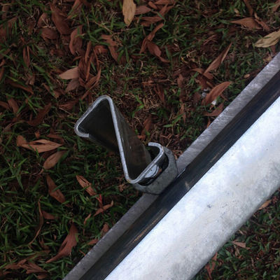 Z Post κυματοειδής σκόνη επικαλυμμένη με W Beam Guardrail για AASHTO M-180 Standard Highway