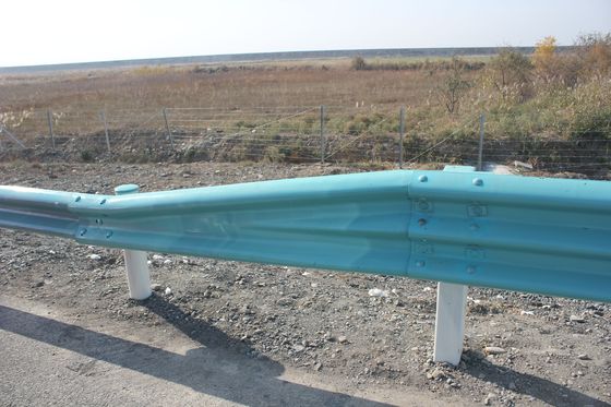 Προσαρμοσμένο W Beam Flex Beam Guardrail για την οδική ασφάλεια