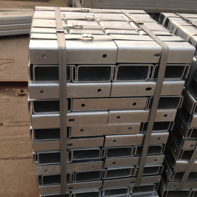 Q235 Q345 Προσαρμοσμένο Flex Beam Guardrail GI Οδική ασφάλεια Trapezoidal U Spacer