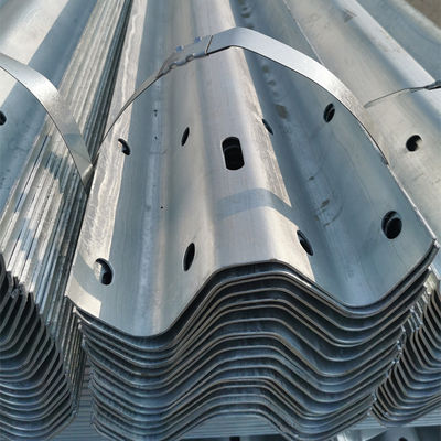Ζυγισμένο W Beam Highway Guardrail με πιστοποιητικά CE/BV/ISO και πρότυπο AASHTO M-180