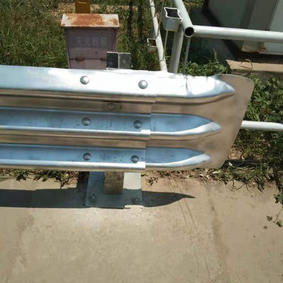 Προσαρμοσμένο W Beam Highway Guardrail με και Ζινκ Επιχρισμός με Προσαρμοσμένο Ζινκ Επιχρισμός