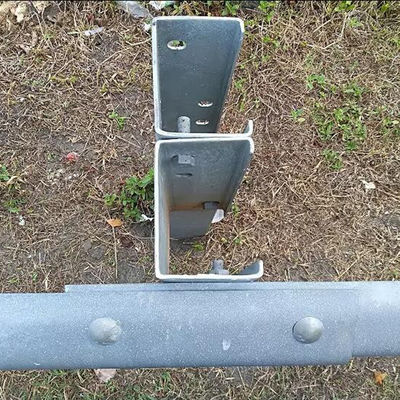 Οδική ασφάλεια Προσαρμοσμένη AASHTO M180 Highway Guardrail U Block Spacer για προστασία