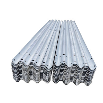Εγγυημένη οδική ασφάλεια με Q235 Q345 Φλεξ Beam Galvanized Steel Highway Guardrail