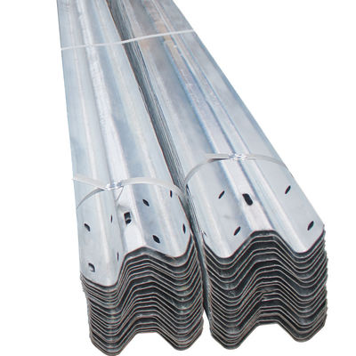 Εγγυημένη οδική ασφάλεια με Q235 Q345 Φλεξ Beam Galvanized Steel Highway Guardrail