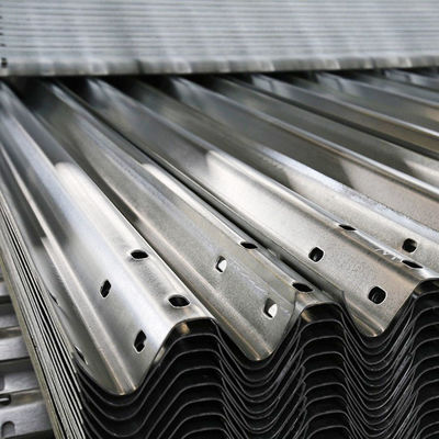 Ζεστό γαλβανισμένο κρύο κυλίνδριο Q345/ASTM A36 Steel Highway Guardrail για προσαρμοσμένες ανάγκες