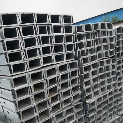 Καυτό βύθιση Ζινκ Ζαλβανισμένο Ατσάλι Πρόβλημα Συγκρούσεων Προστατευτικό κάγκελο U Διαχωριστικό Για Ασφαλή Οδική Ασφάλεια