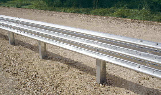 Ζεστό γαλβανισμένο και κρύο έλασμα Custom Metal Guard Rail για οδικό οδικό εμπόδιο ασφάλειας οδικών οδών