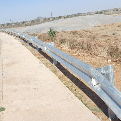 Πρότυπο AASHTO M-180 Shandong Steel W Beam Traffic Barrier με φινίρισμα που καλύπτεται με σκόνη