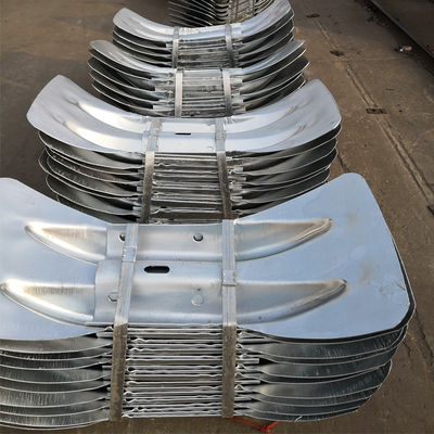 Τρίο Beam Highway Guardrail Fishtail End με γαλβανισμένη και σκόνη επικαλυμμένη προστασία