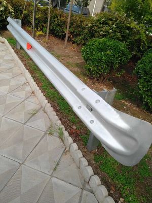 Προσαρμοσμένο μέγεθος Ζυγισμένο χάλυβα Fishtail Τερματικό Τέρμα για την οδική ασφάλεια απόδοση