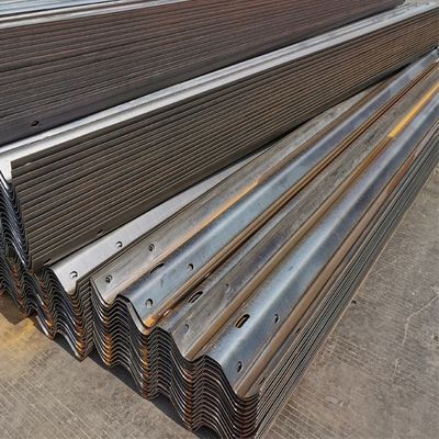 550-600g/m2 Ζινκ επίστρωση θερμό γαλβανισμένο W Beam Guardrail για οδικό εμπόδιο κυκλοφορίας