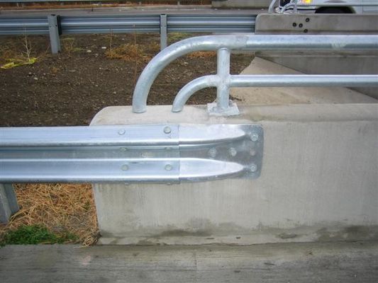 Εξωτερική Ασφάλεια Ζυγισμένη W Beam End/Thrie Beam End Τερματικό Τερματικό Τέρμα για Highway Guardrail