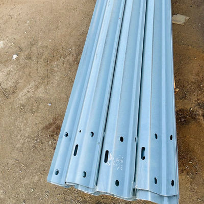 Ασφάλεια οδικών μεταφορών Ζυγισμένο W Beam Highway Guardrail με πιστοποίηση ISO 9001/14001/18001