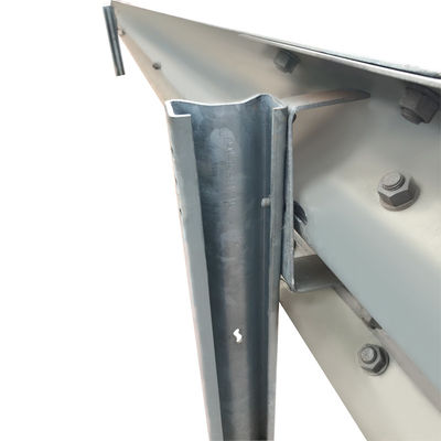 550-600g/m2 Ζινκ Επεξεργασία Q235 Q345 Ατσάλινο Σιδηροδρομικό Φραγίσματα για την Οδική Ασφάλεια