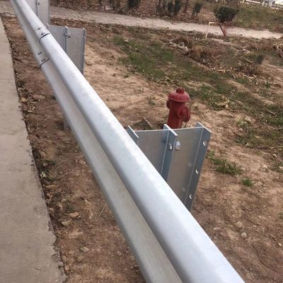 Ζεστό βουτηγμένο γαλβανισμένο προστατευτικό φράχτη κατά της σύγκρουσης