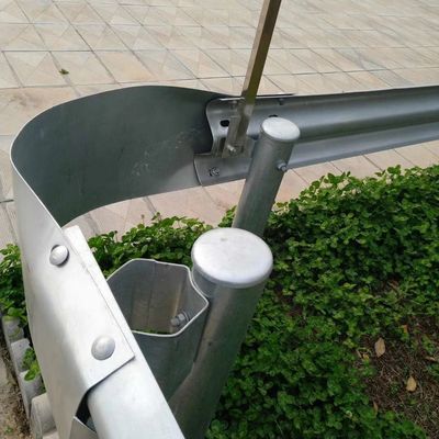 ISO9001 2008 Πιστοποιημένο W Beam Highway Guardrail Q235 Q345 Χάλυβα Buffer End για την αγορά