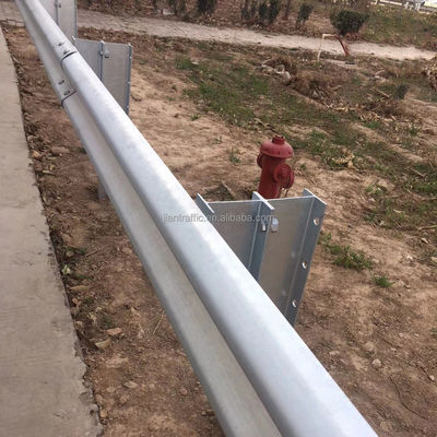 Ζυγισμένη σκόνη επικαλυμμένη με ασβέστη M180 χάλυβα κυματοειδής W Beam Highway Guardrail