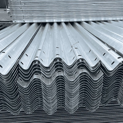 Εξωτερική Ασφάλεια ΗΠΑ Aashto Standard Hot Dip Galvanized Highway Guardrail Παράφραγμα κυκλοφορίας