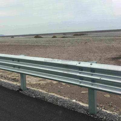 U Post και U Spacer Highway Guardrail που συμμορφώνεται με το πρότυπο AASHTO M-180 για την Αγκόλα