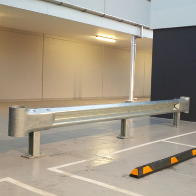 Q235 Q345 Επεξεργασμένο χρώμα W-Beam εμπόδιο κυκλοφορίας για την προστασία οδικών οδών S235jr S355jr