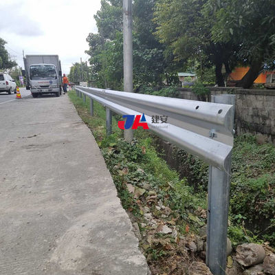 Προσαρμοσμένο Q235 Q345 Highway Guardrail Τραπεζικό φράγμα για το πρότυπο AASHTO M-180