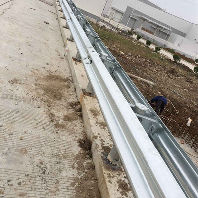 Ειδικότερα, οι ενδείξεις που χρησιμοποιούνται για τον προσδιορισμό των οδικών διασταυρώσεων είναι οι ακόλουθες:
