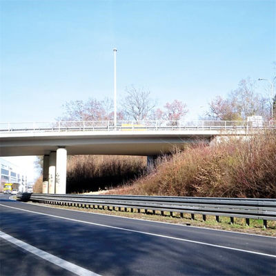 Προσαρμοσμένο W Beam Highway Metal Guardrail με ατσάλινο τερματικό άκρο SKT Εξαχθεί στις Φιλιππίνες
