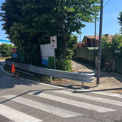 2.67 mm ονομαστικό πάχος Μηχανική βάση για το φράγμα συγκρούσεων σε αυτοκινητόδρομους με πιστοποιητικά CE/BV/ISO