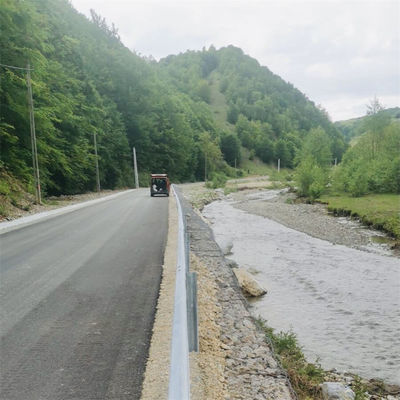 Ζυγισμένο χάλυβα Τυρί Beam Guardrail Προσαρμοσμένο για τις απαιτήσεις του έργου σας