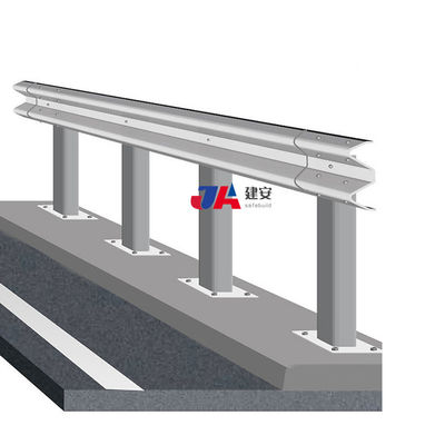 Οδική προστατευτική παράκτια W-Beam Barrier για προσαρμοσμένη προστασία της οδικής ασφάλειας