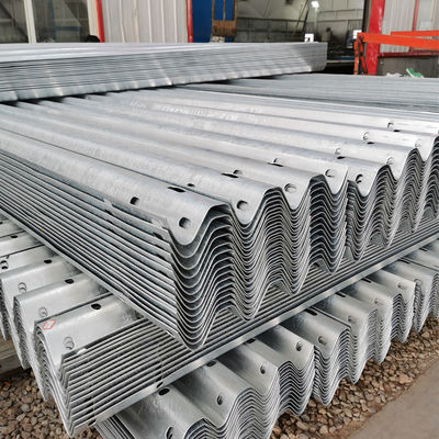 Οδική προστατευτική παράκτια W-Beam Barrier για προσαρμοσμένη προστασία της οδικής ασφάλειας