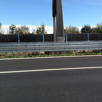 Προσαρμοσμένο W Beam Steel Plate Highway Guardrail για την οδική ασφάλεια από επαγγελματία