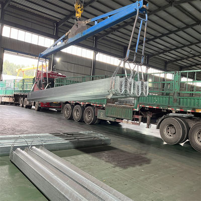 Προσαρμοσμένο W Beam Steel Plate Highway Guardrail για την οδική ασφάλεια από επαγγελματία