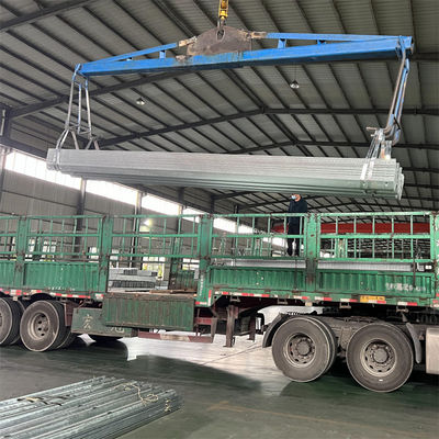 Προσαρμοσμένο κυματοειδές W Beam Highway Guardrail Τραffic Barrier για εξωτερική ασφάλεια