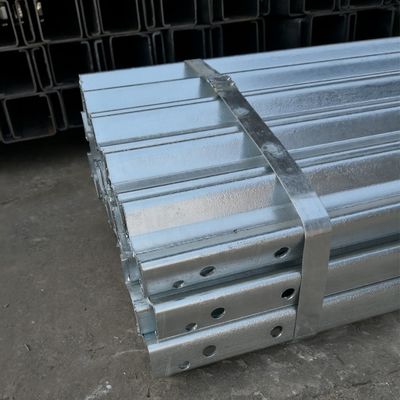 ISO9001 2008 Εγκριθείσα θερμά έλαση Aashto Standard Steel Sigma Post για προστατευτικό κάγκελο αυτοκινητόδρομου